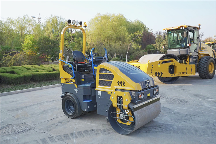 XCMG Official new 3 ton mini vibratory road roller machine XD120VT for European and American price